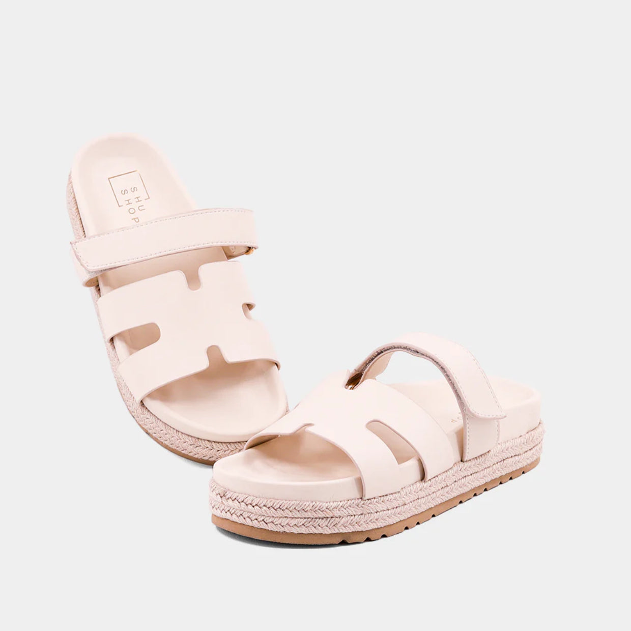 Izzy Sandal