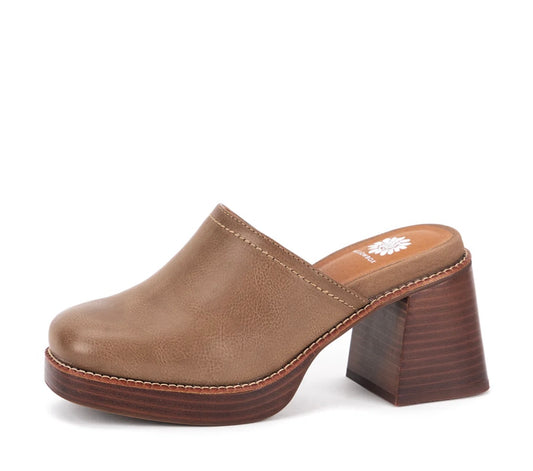 Ivaria Playform Clog