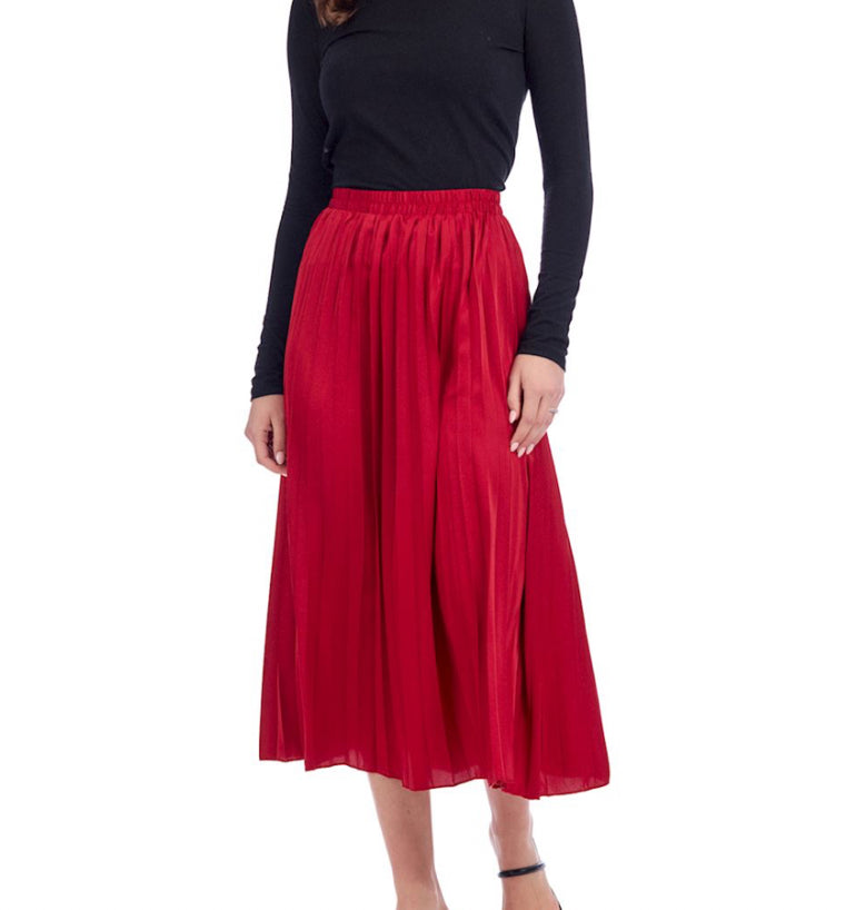 Hit The Towne Pleated Skirt
