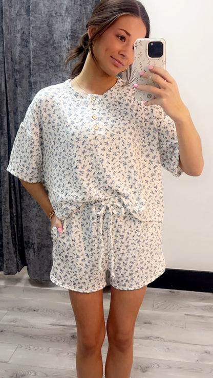 Be True Blue Floral Set